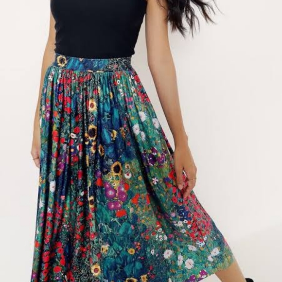 Blackmilk Floral Pocket Skirt Size M - Picture 3 of 5